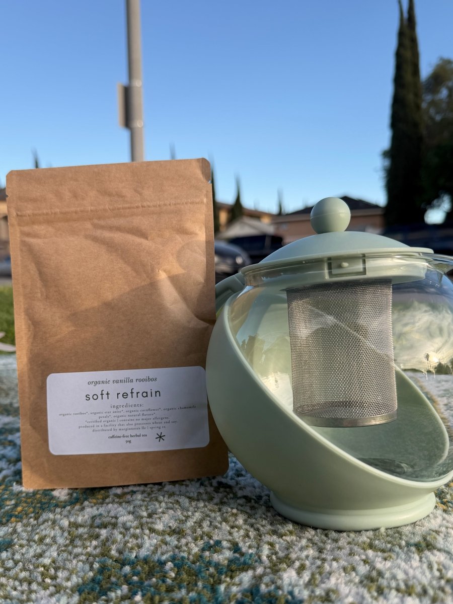 soft refrain loose leaf tea - marginnotesLight fixture on a pole with a cardboard box below, against a blue sky.